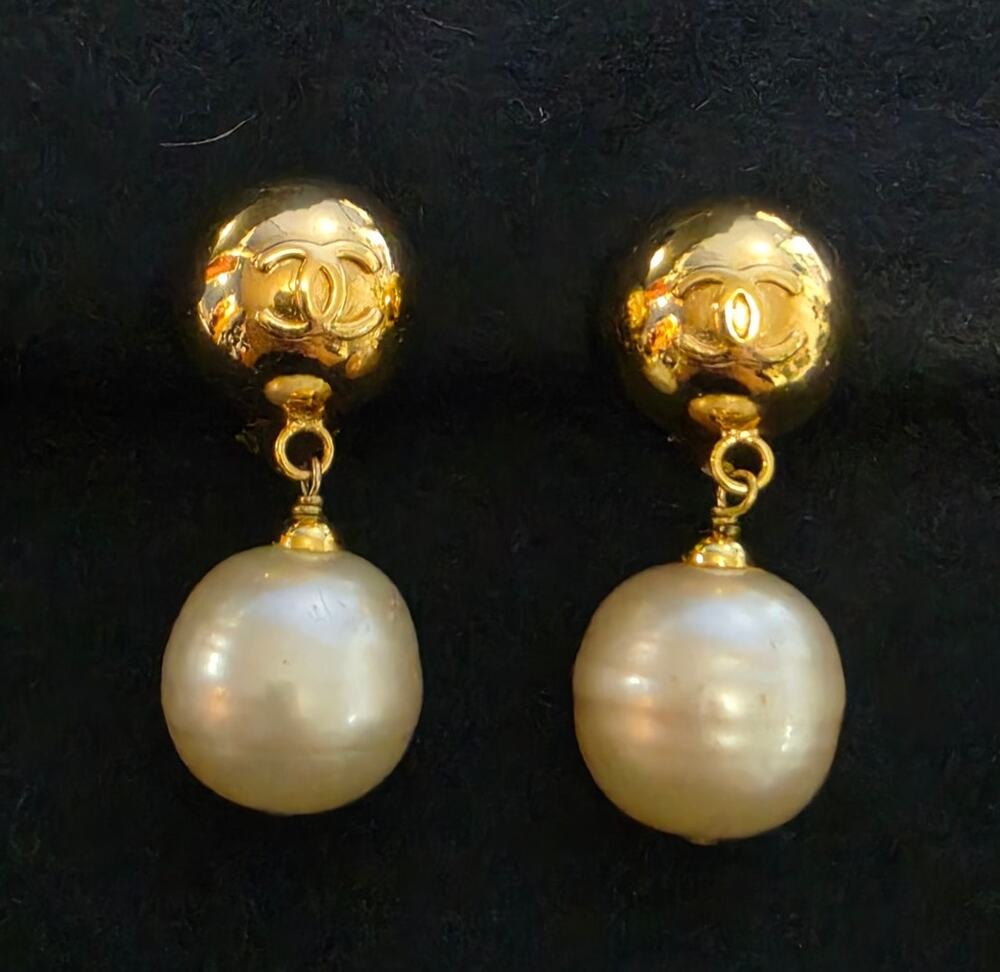 Vintage Chanel CC oversized drop earrings w pearl w gift box or bag